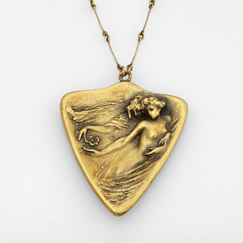Collier vrouw met voile Lalique001A